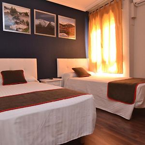 Habitación con 2 Camas Individuales